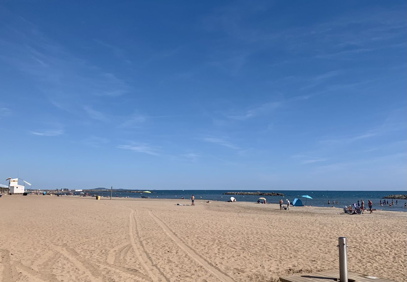 Appartement à Valras-Plage - ALIZEA BEACH - A 50m de la plage, appartement pour 6 personnes avec terrasse (ref 388836)