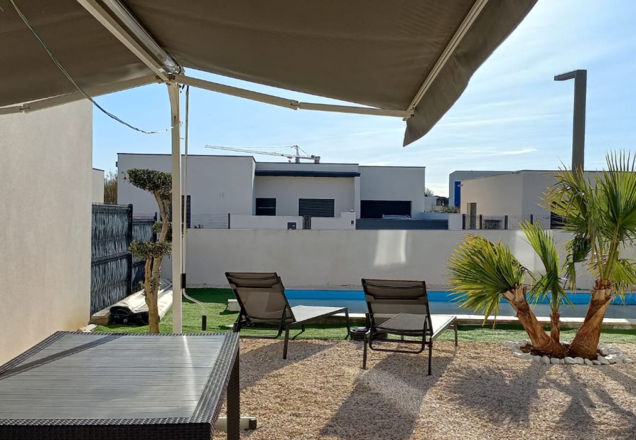 Villa à Sérignan - Villa climatisée pour 8 personnes avec piscine privée