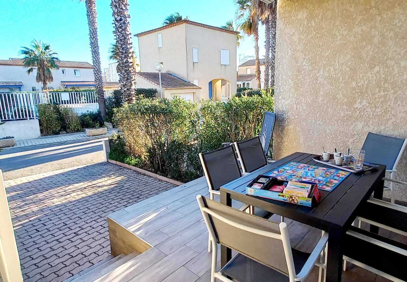 Maison mitoyenne à Valras-Plage - LE CLOS DE LA MER - Petit pavillon pour 4 à 6 personnes dans une résidence sécurisée avec piscine 