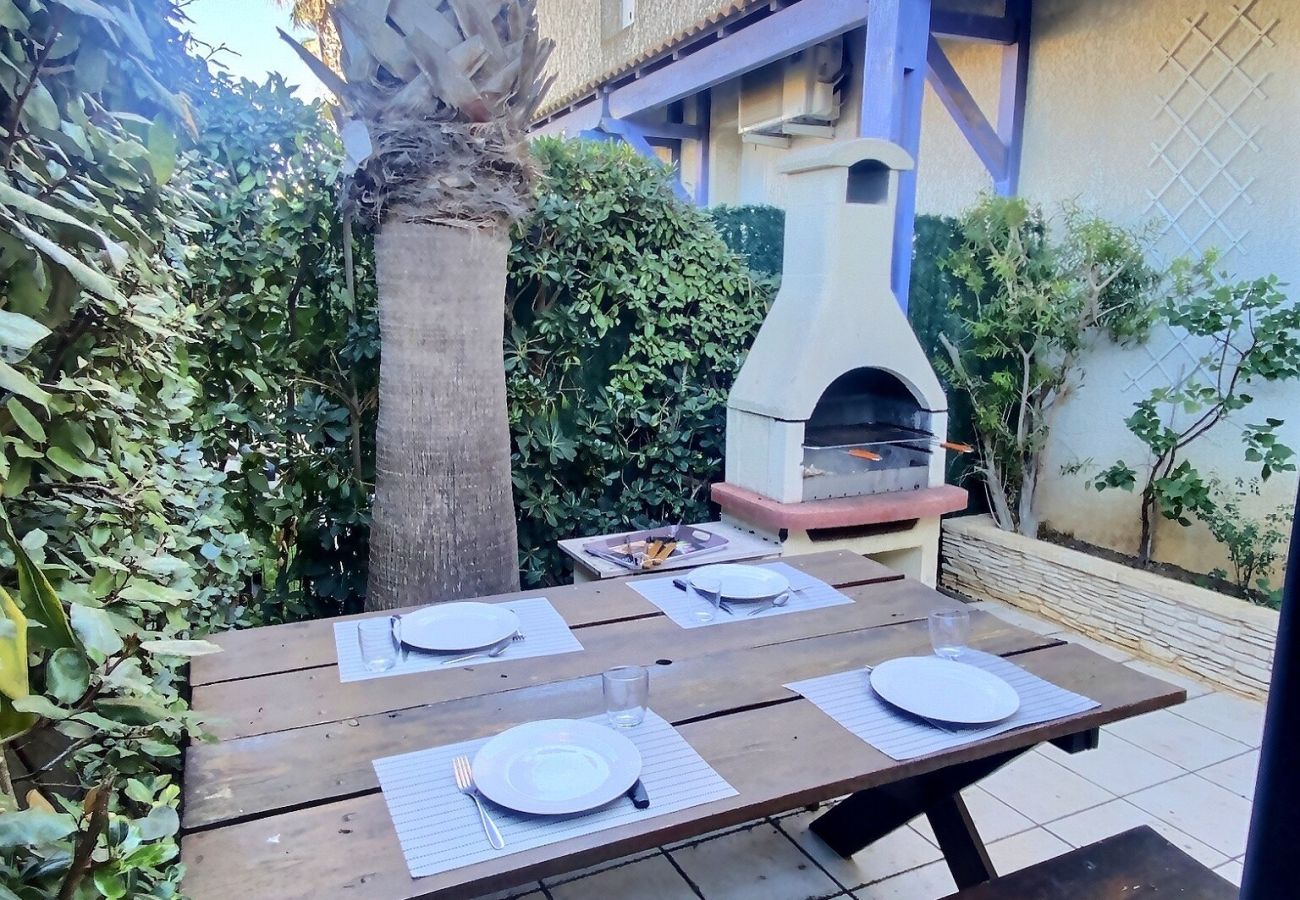 Maison mitoyenne à Valras-Plage - LE CLOS DE LA MER - Petit pavillon pour 4 à 6 personnes dans une résidence sécurisée avec piscine 