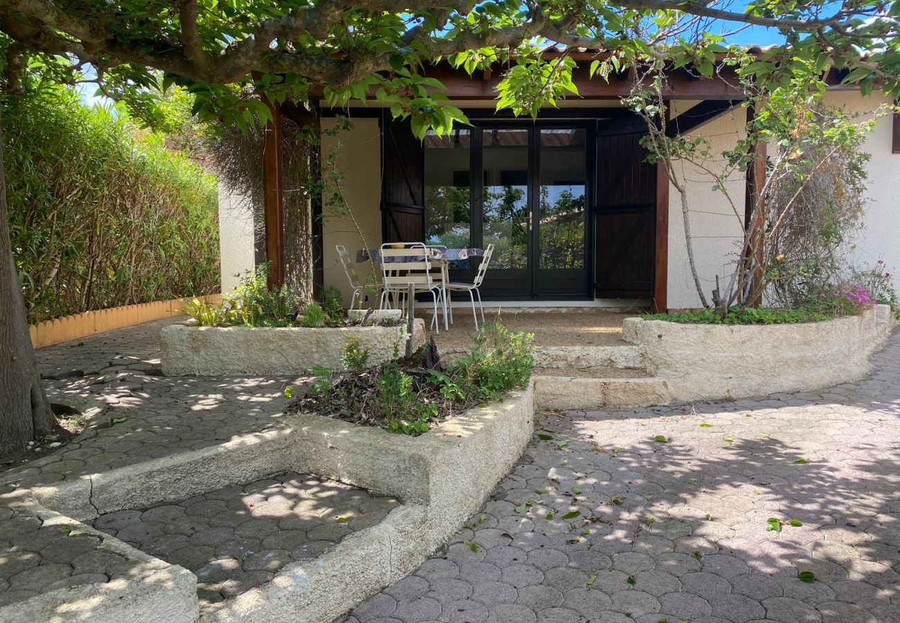 Maison à Vendres -  HORIZON BLEU - Petit pavillon pour 6 personnes dans une résidence sécurisée avec piscine